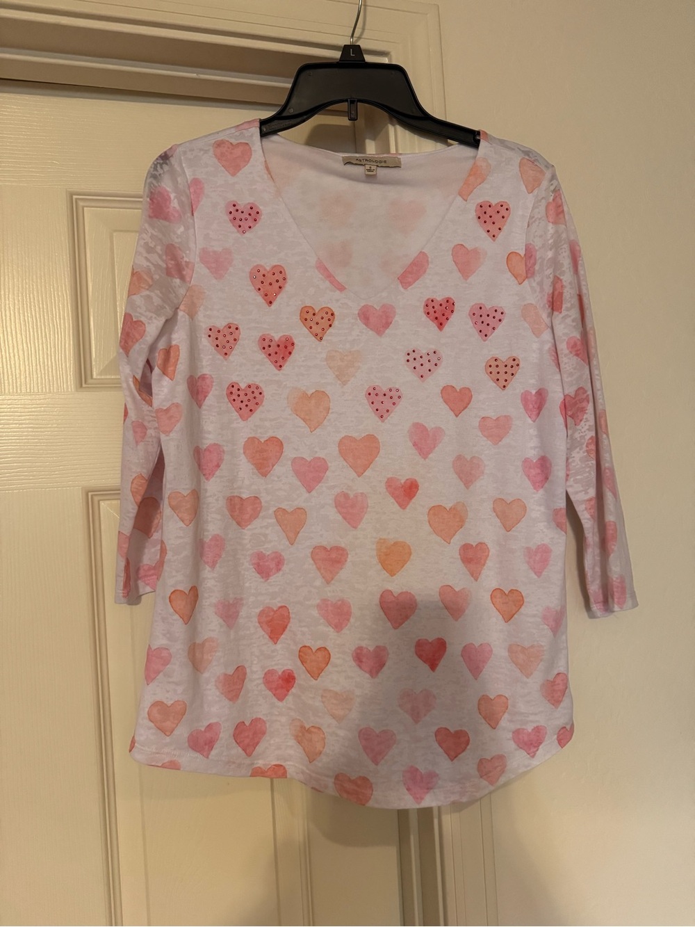 3/4-sleeve V-neck top from Astrologie all-over watercolor heart print size small